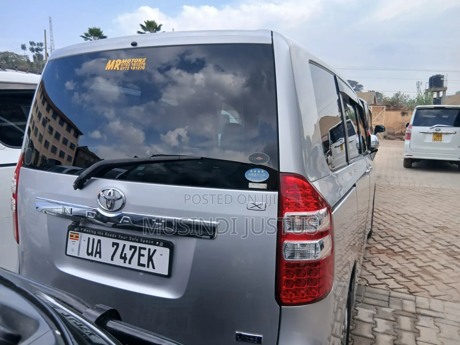 Toyota Noah 2011 Silver