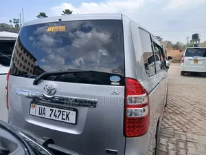 Toyota Noah 2011 Silver