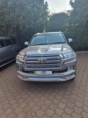 Toyota Land Cruiser 4.6 V8 ZX 2016 Gray