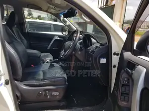 Toyota Land Cruiser Prado 2017 White