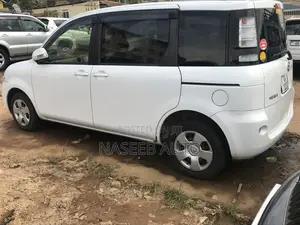 Toyota Sienta 2010 White