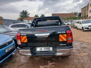 Toyota Hilux 2018 Black