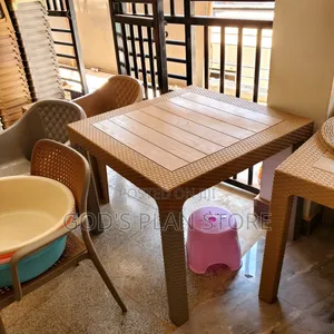 Woven 4people Plastic Bar Restaurant Hotels Plastic Table