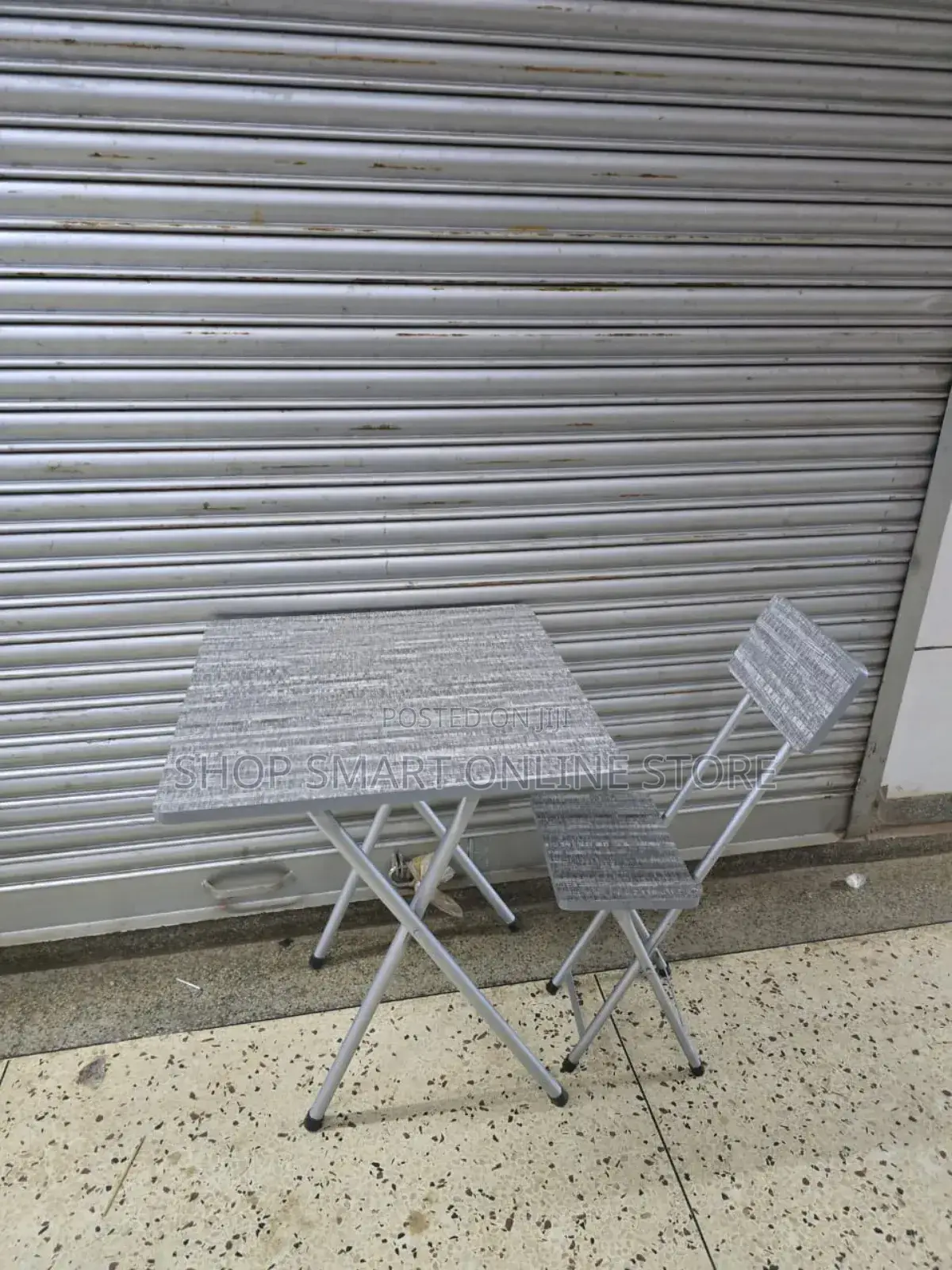 X-Shaped Reading Foldable Table and Chair