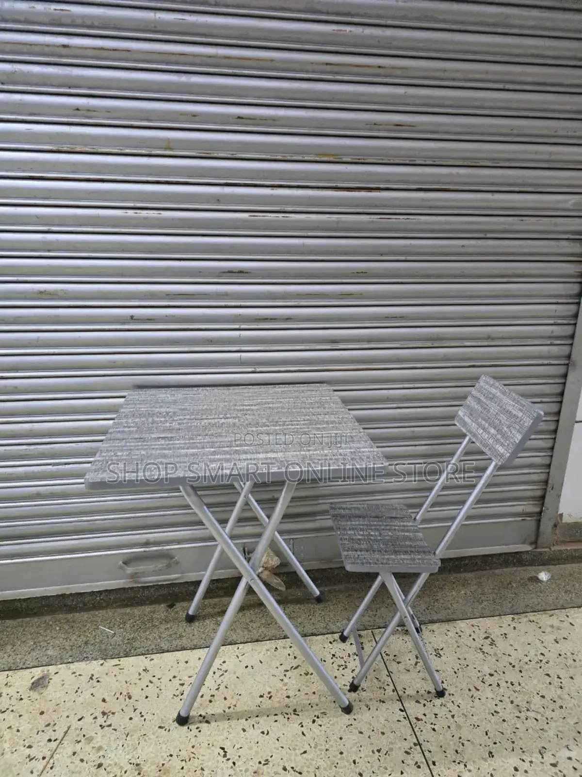 X-Shaped Reading Foldable Table and Chair