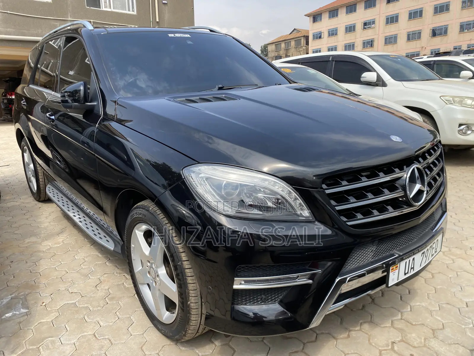 Mercedes-Benz E300 2023 Black
