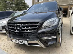 Mercedes-Benz E300 2023 Black