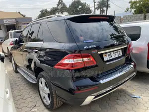 Mercedes-Benz E300 2023 Black