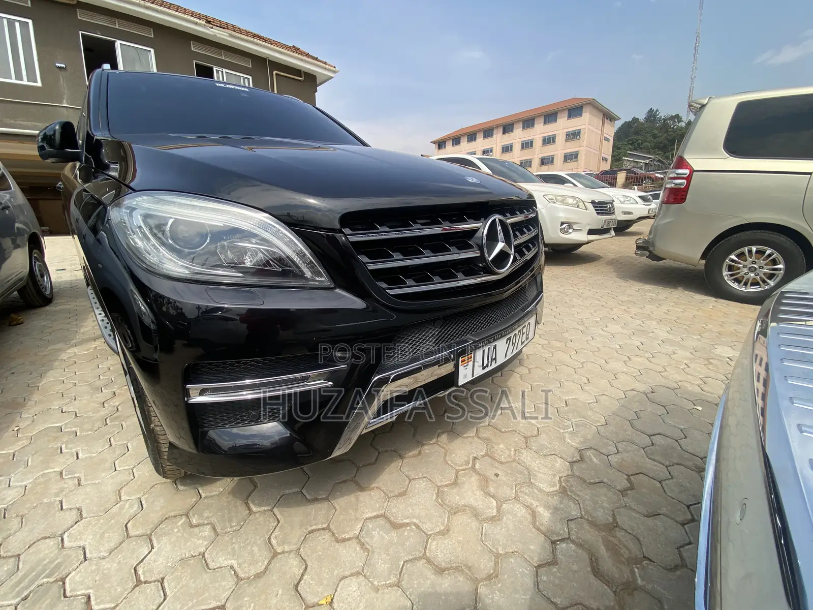 Mercedes-Benz E300 2023 Black