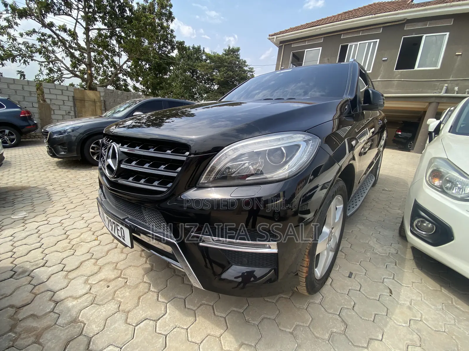 Mercedes-Benz E300 2023 Black
