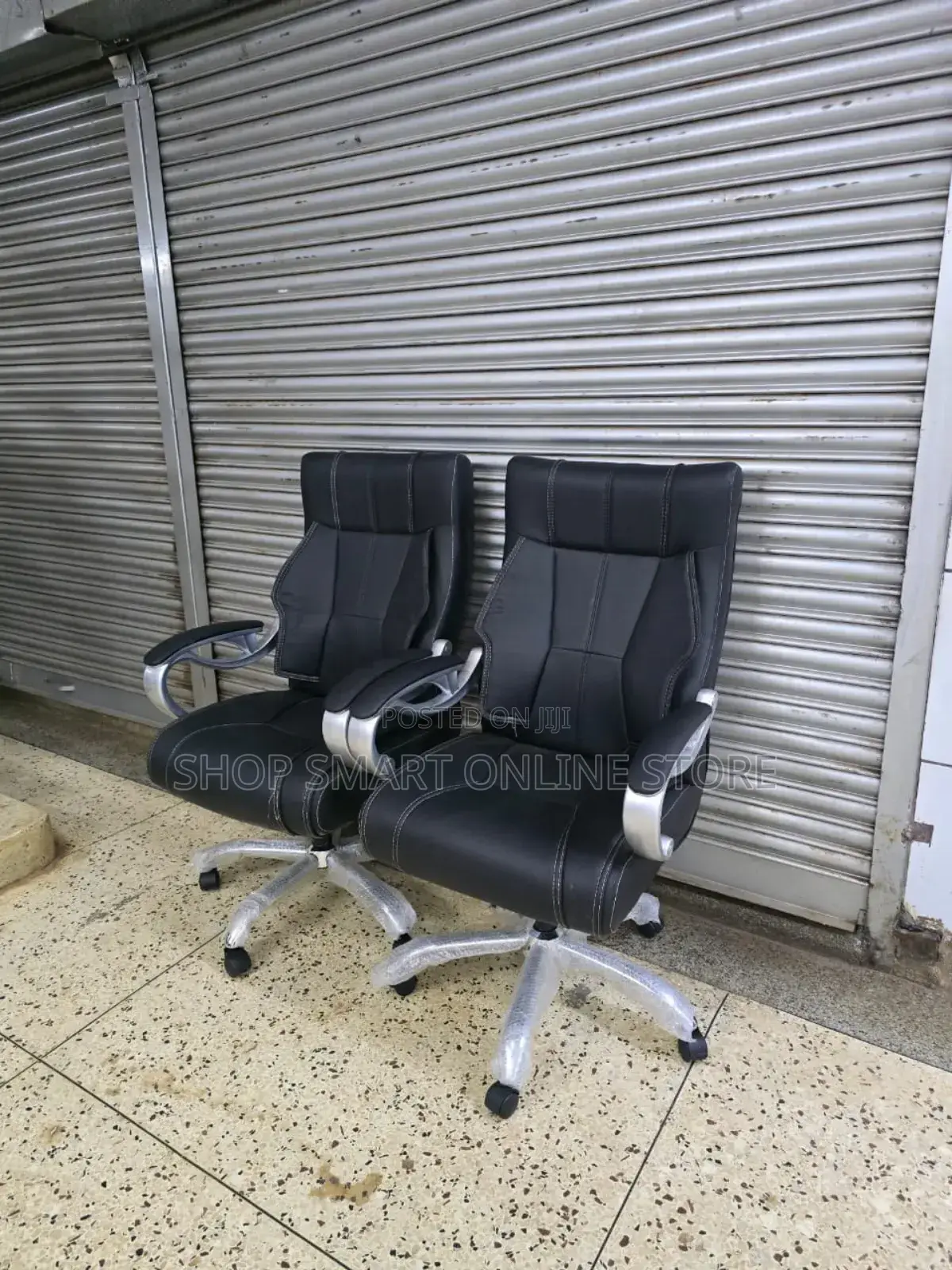 Silver Armed Office Chairs Office Chairs 1 PCS