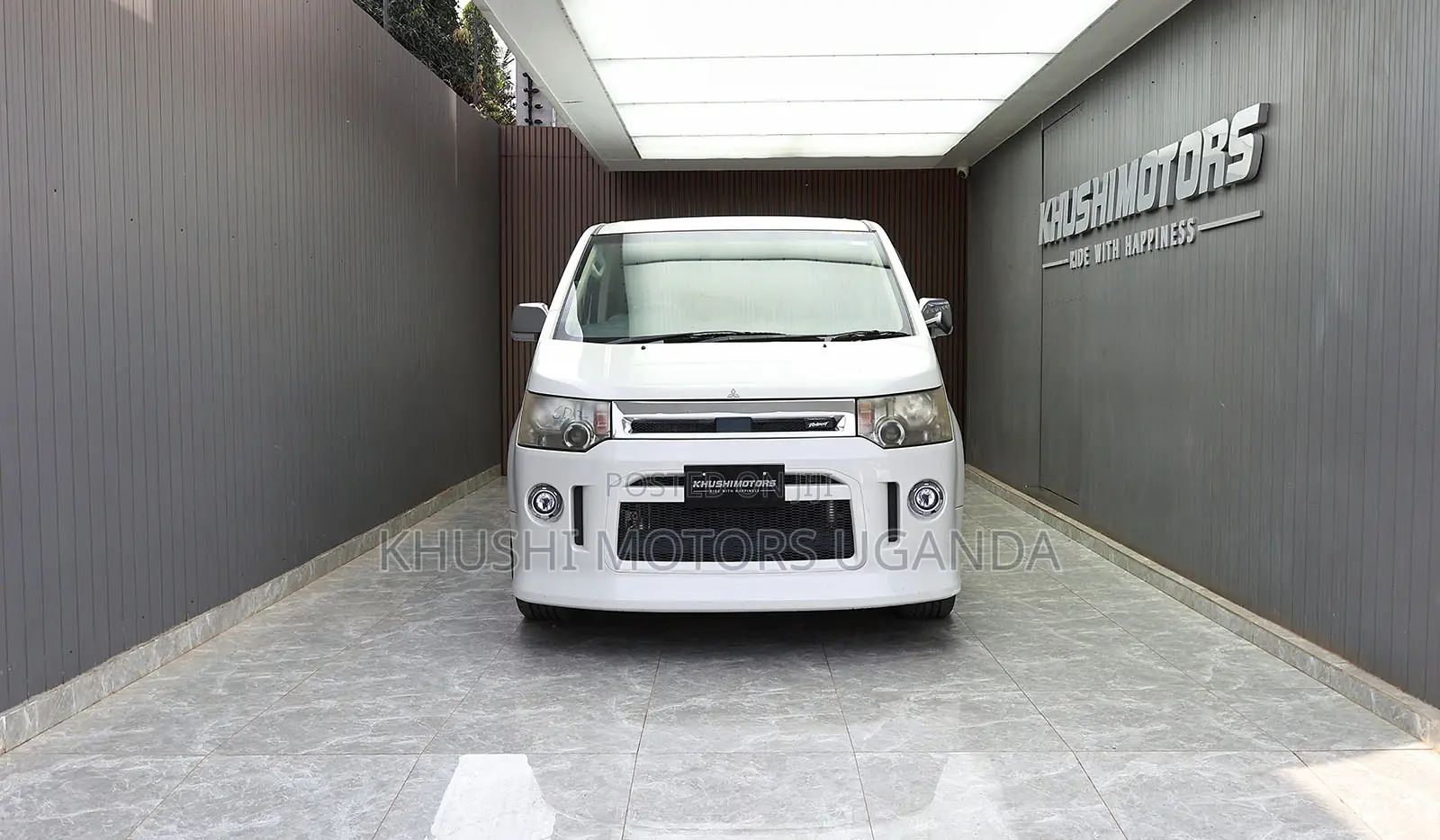Mitsubishi Delica D:5 2013 White