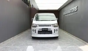 Mitsubishi Delica D:5 2013 White