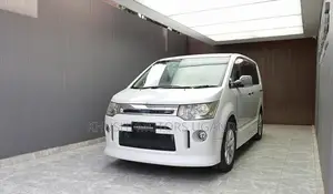 Mitsubishi Delica D:5 2013 White