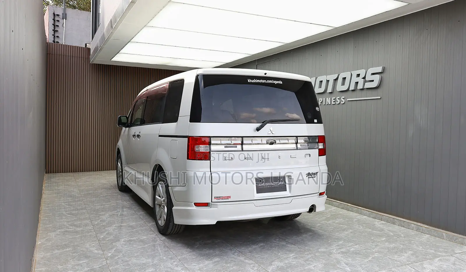 Mitsubishi Delica D:5 2013 White