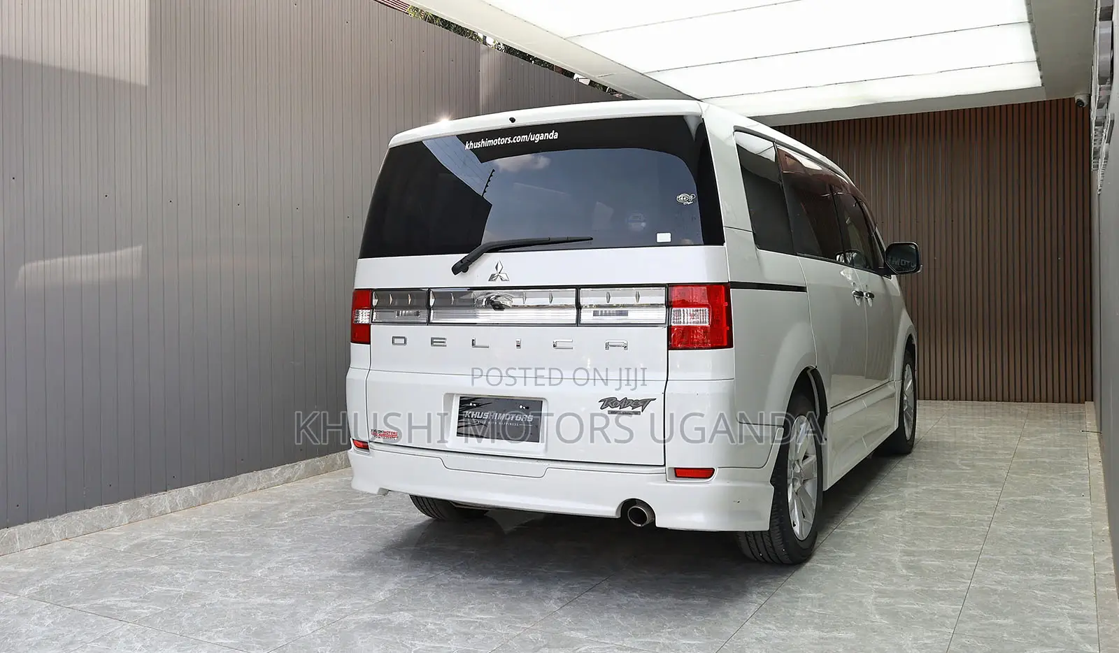 Mitsubishi Delica D:5 2013 White