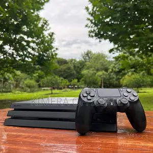 Ps4 Pro Console Deal, 2 Pads and 12+ Games Ready.
