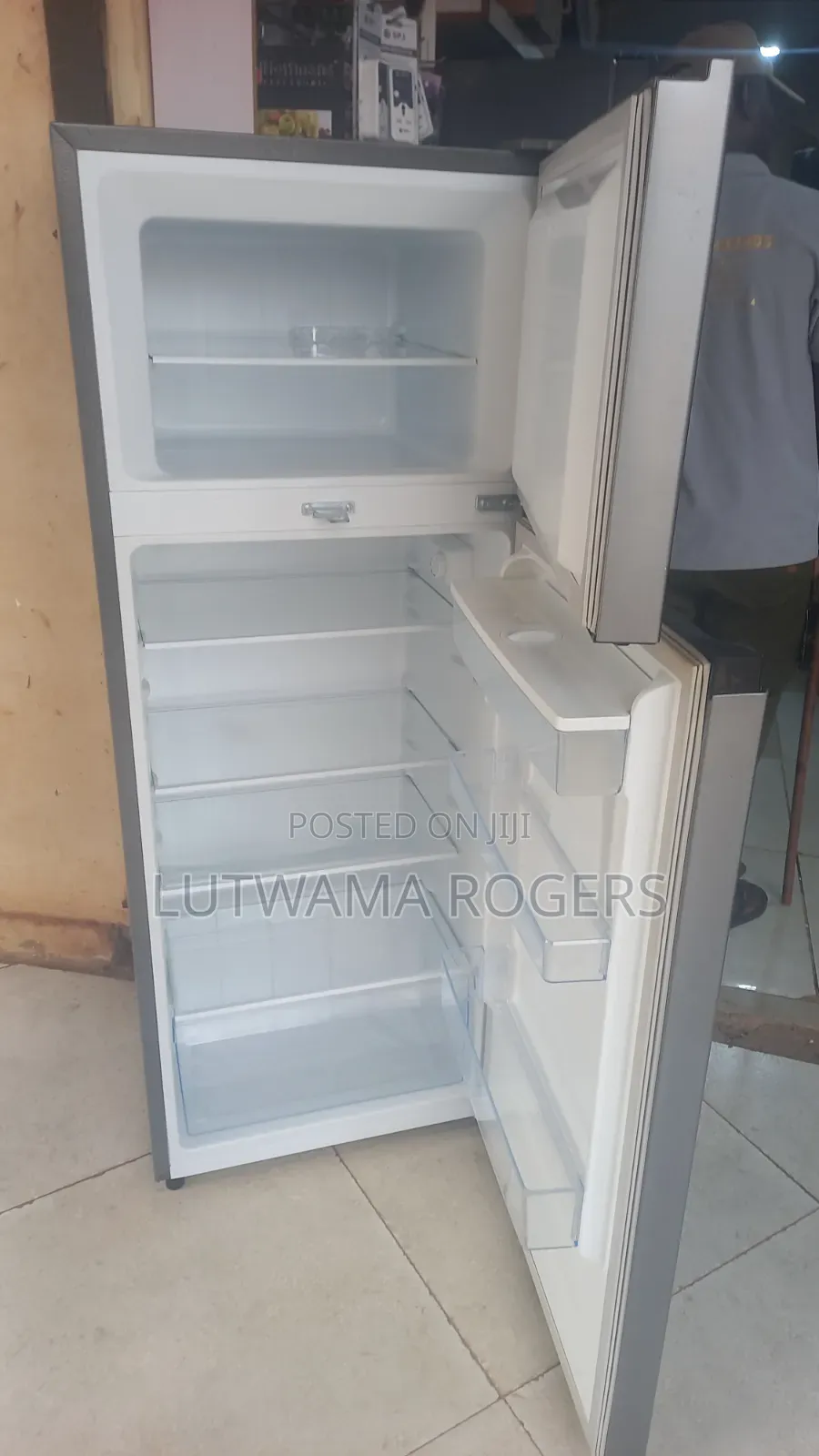 Hisense Fridge 270ltrs With Dispenser