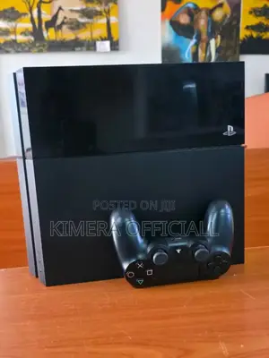 Ps4 Standard Gaming Bundle With 2 Pads and Many Titles.