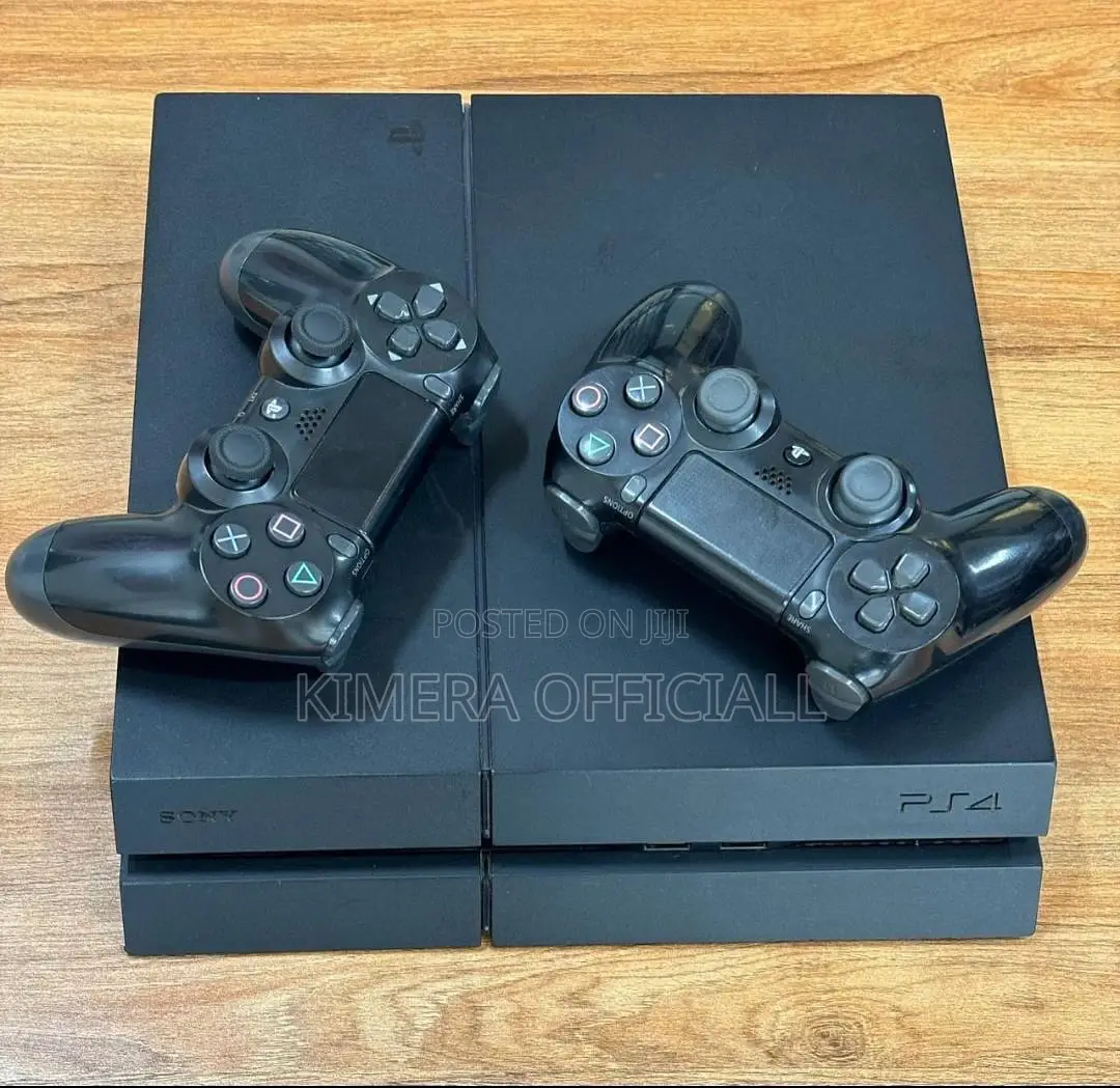 Ps4 Standard Complete Gaming Set With 2 Controllers.
