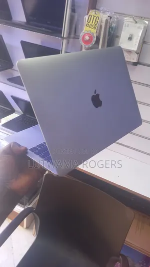 Laptop Apple MacBook Pro 2017 8GB Intel Core i5 SSD 256GB