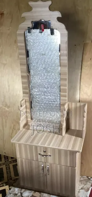 Dressing Mirror Cream