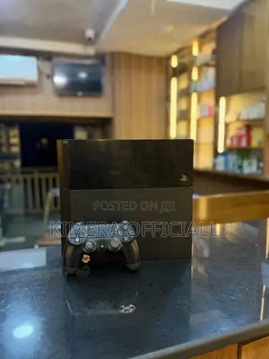 Ps4 Standard Complete Gaming Set With 2 Controllers.