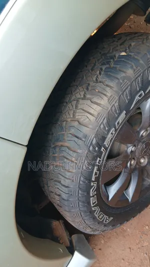 Mitsubishi Pajero 2010 Gold