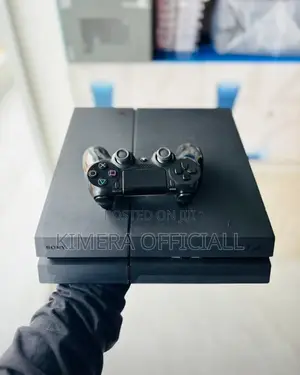 Ps4 Standard Package With 2 Pads and Ready-to-Play Games