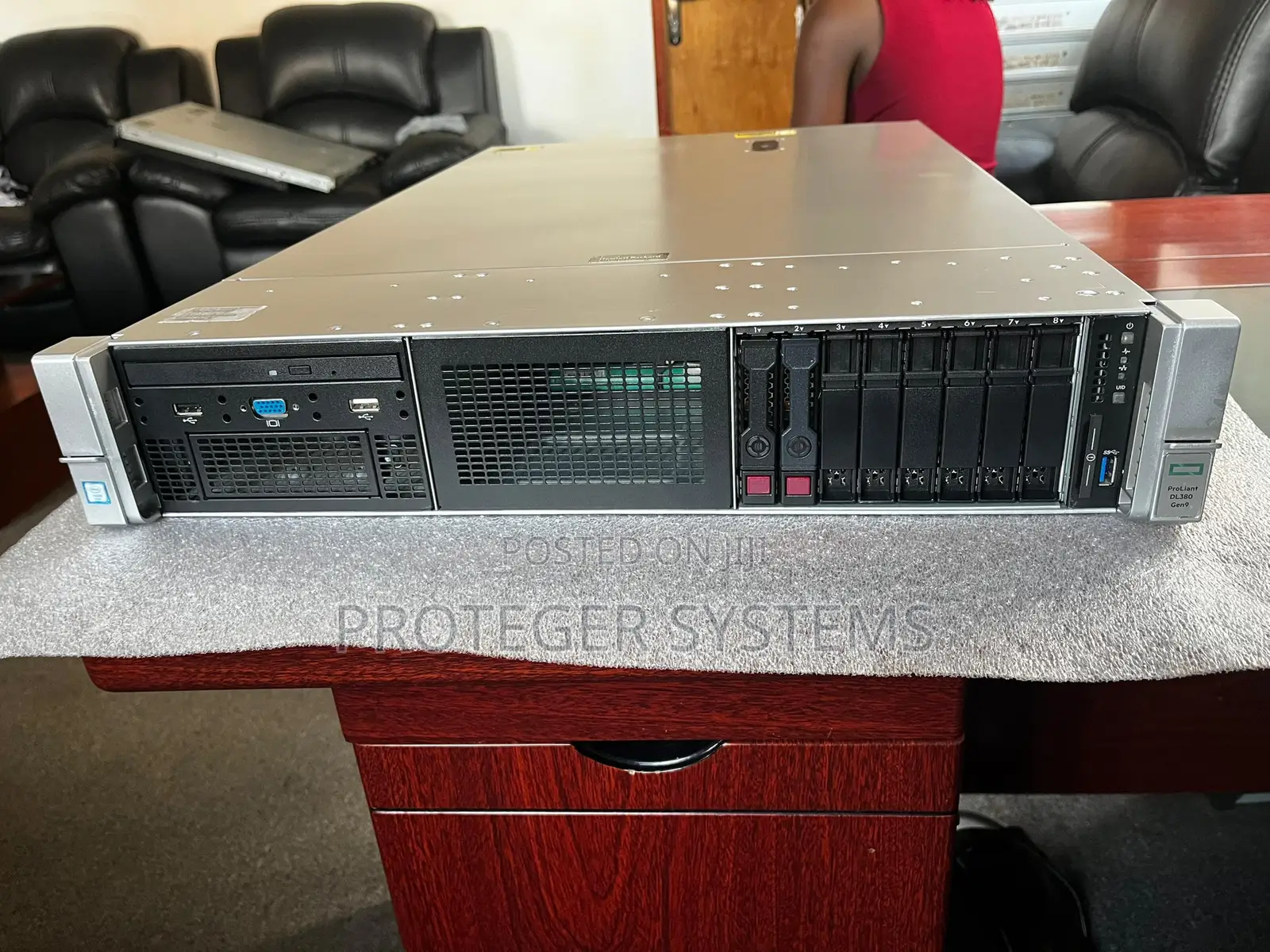 Server HP ProLiant DL380 Gen9 32GB Intel Xeon HDD+SSD 640GB