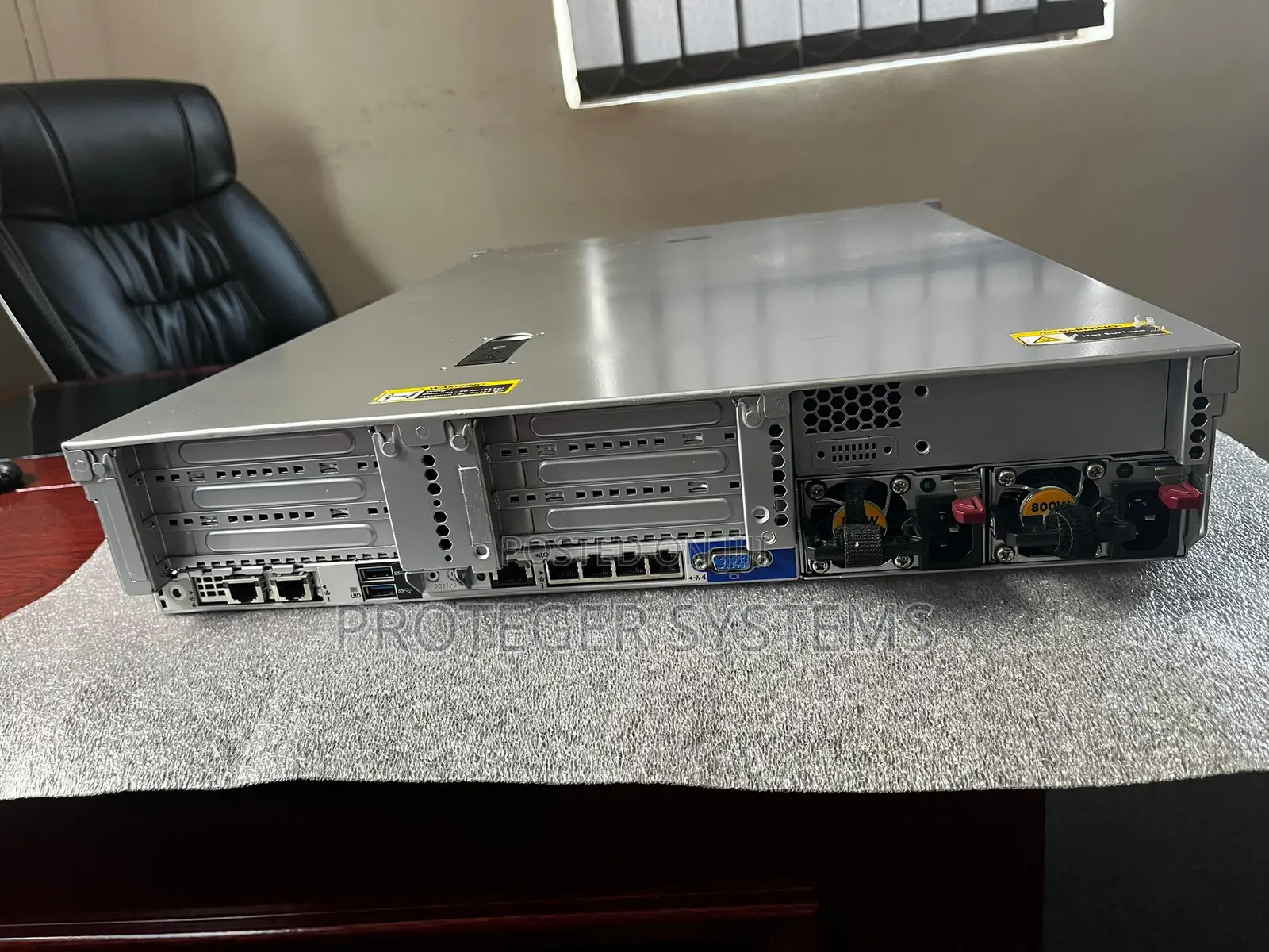 Server HP ProLiant DL380 Gen9 32GB Intel Xeon HDD+SSD 640GB