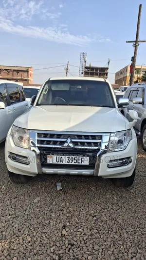 Mitsubishi Pajero 2010 White