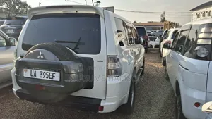 Mitsubishi Pajero 2010 White