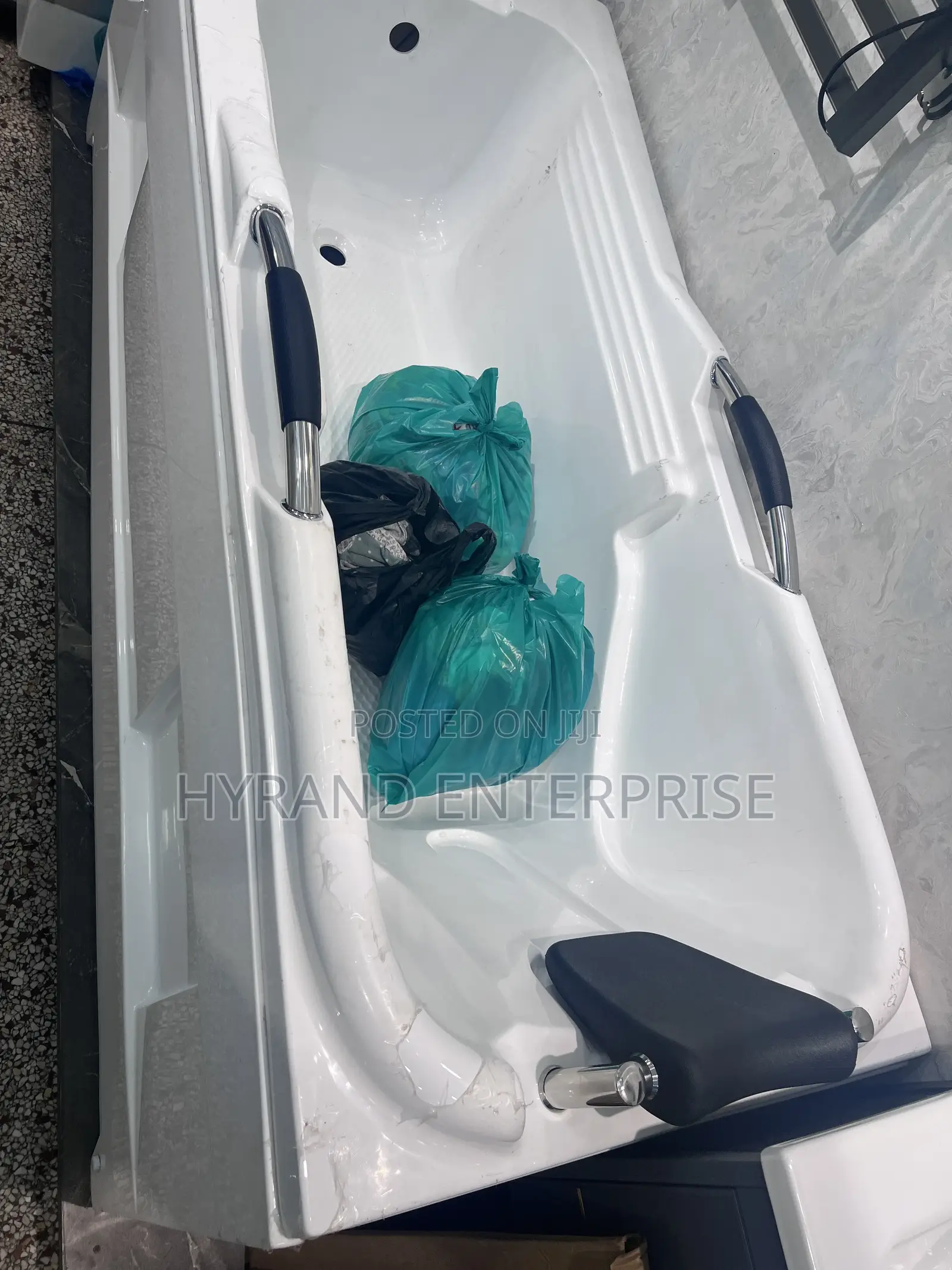 Comfortable Bath Tubs