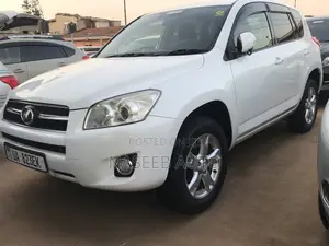 Toyota RAV4 2011 White