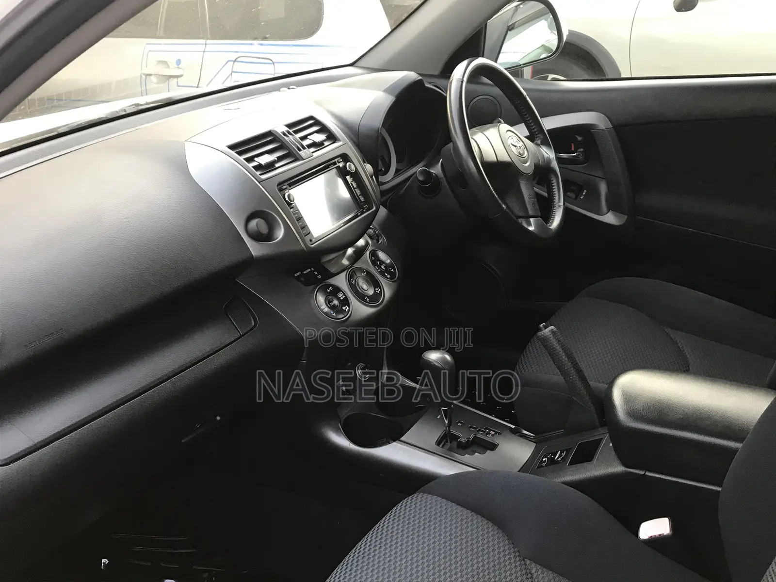 Toyota RAV4 2011 White