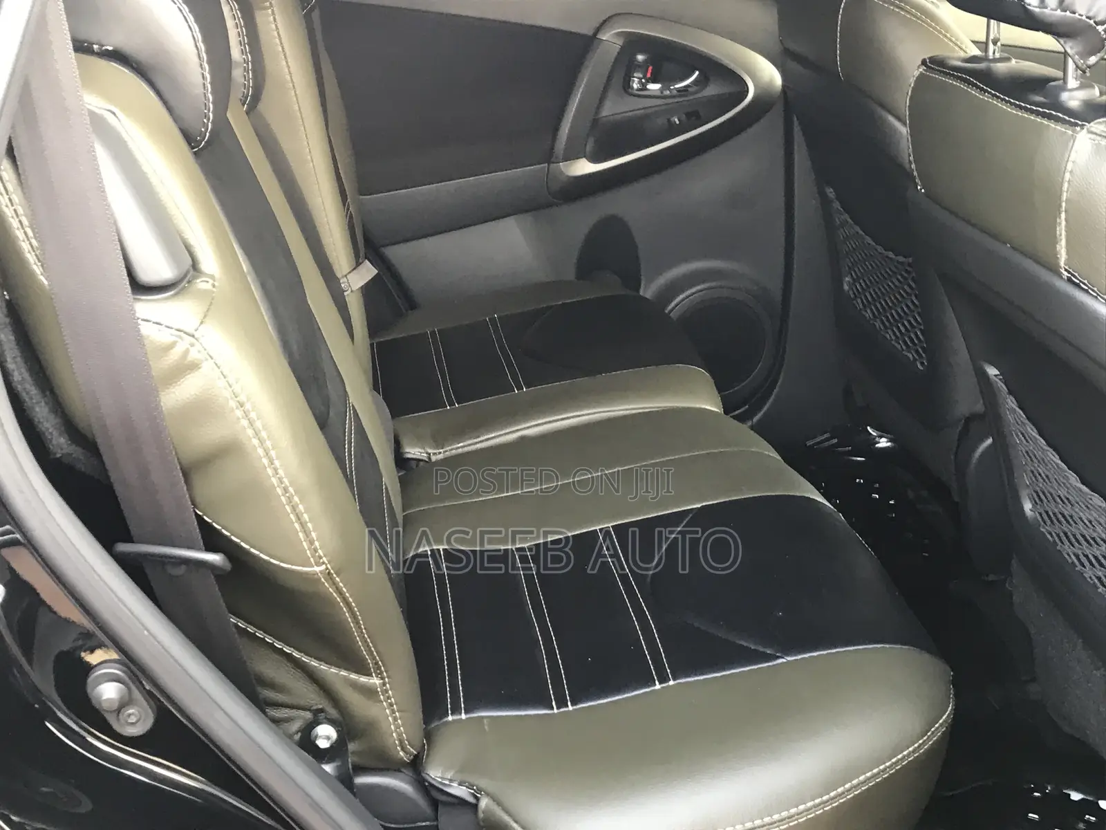 Toyota Vanguard 2011 Black