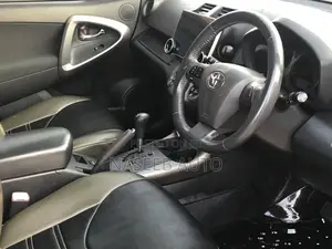 Toyota Vanguard 2011 Black
