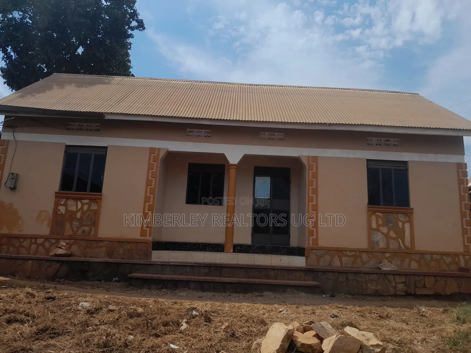 3bdrm House in Division A for sale