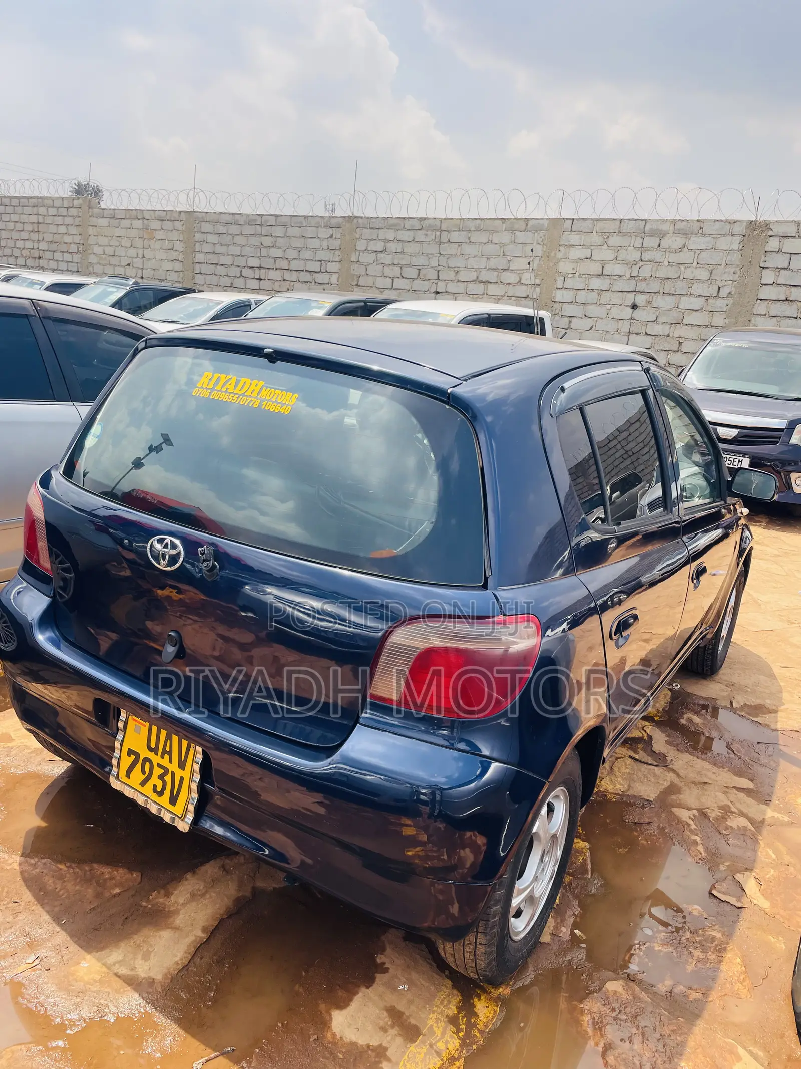 Toyota Vitz 1.3 FWD 3dr 2002 Blue