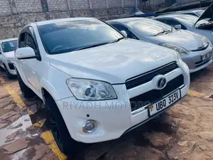 Toyota RAV4 2.5 2010 White