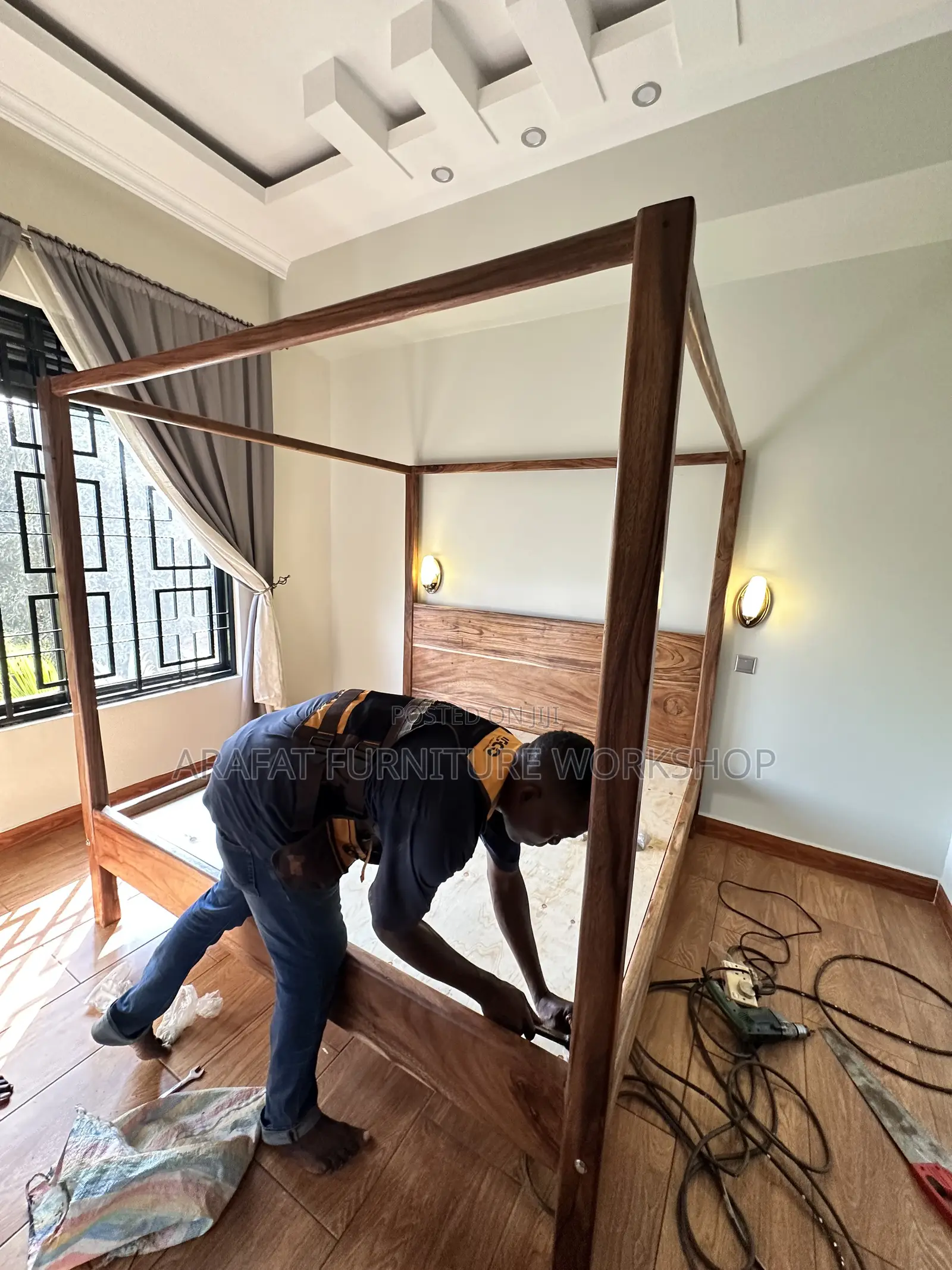 Airbnb Mugavu Canopy Bed
