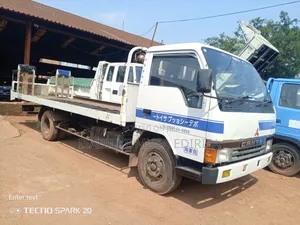 Car Carrier Canter 33 Engine