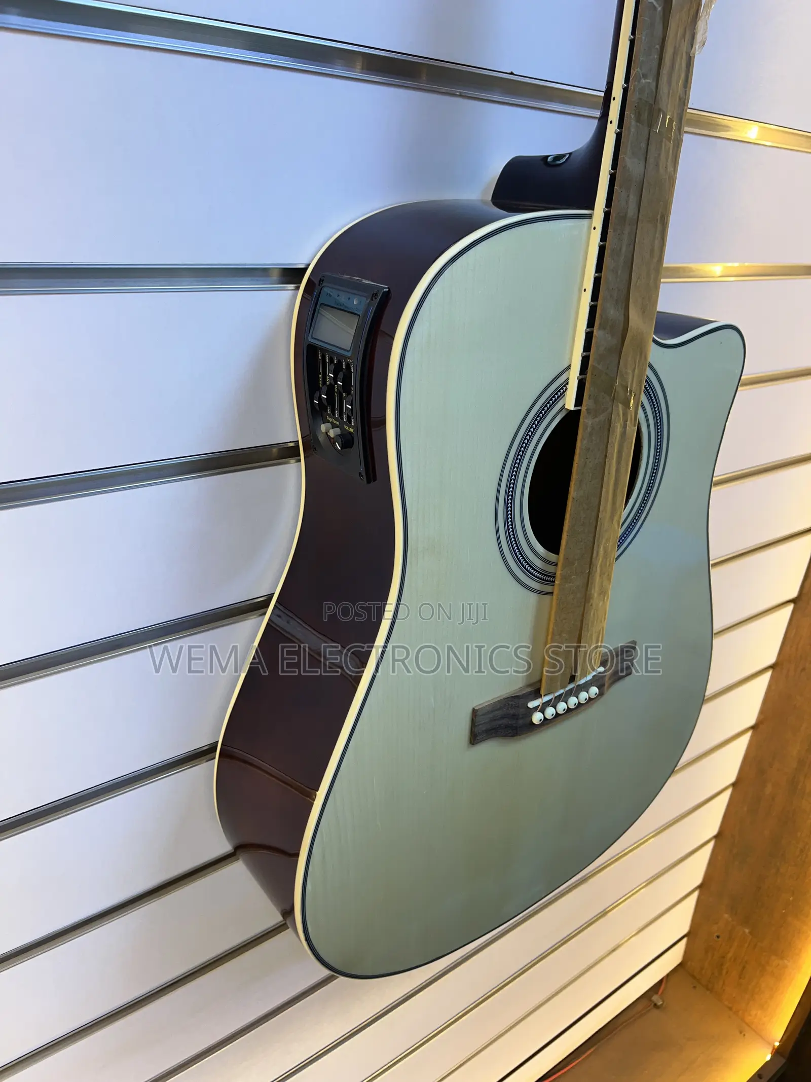 Yamaha Acousti Guitar 41