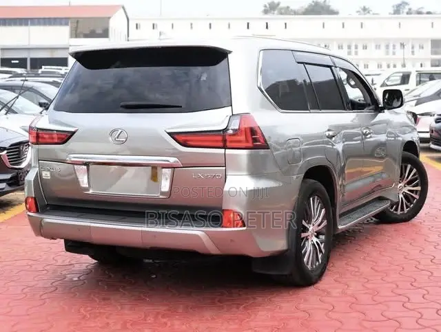 Lexus LX 570 AWD 2018 Gray