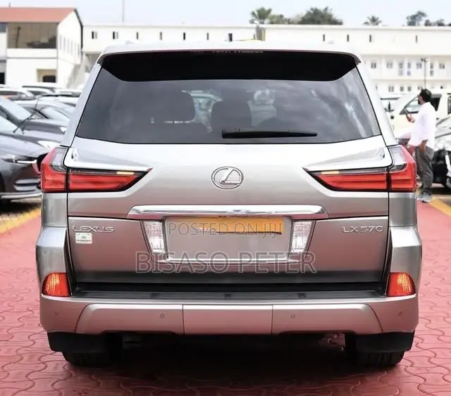 Lexus LX 570 AWD 2018 Gray
