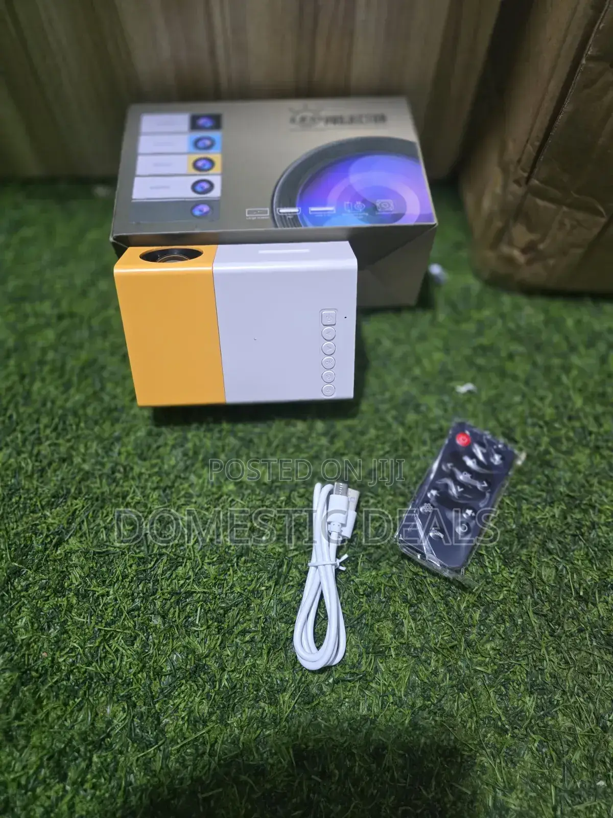 Mini Projector, Portable Projector 1080p for Cartoon