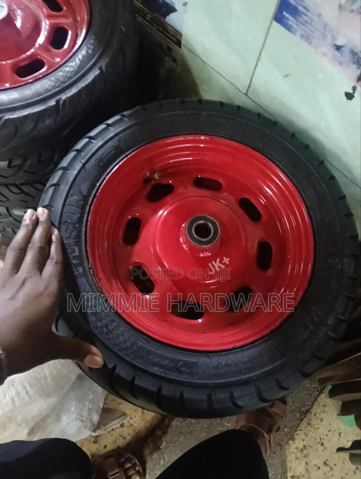 Passola Wheelbarrow Tyres/Pressure