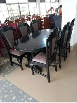 6 Seater Round Table