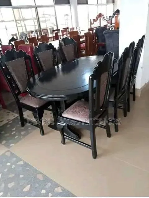 6 Seater Round Table